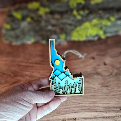 3D Layered Idaho State Ornament with Mountain Forest Scene