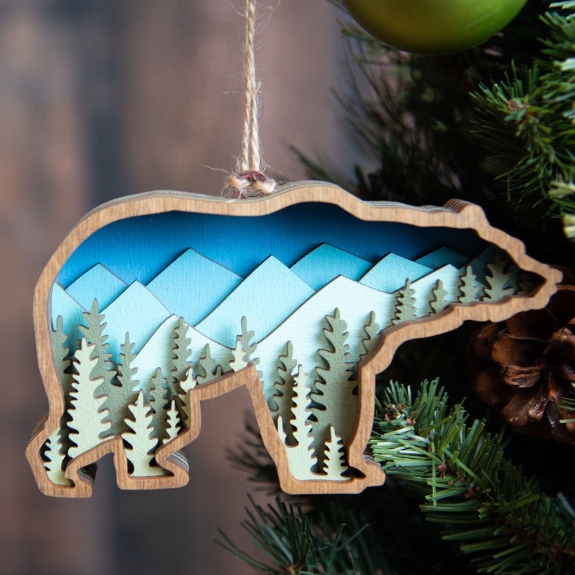 Bear Ornament,Mama Bear with Cubs Layered Christmas Tree Ornament Wooden 3D  Christmas Ornament 2023 (Bear)