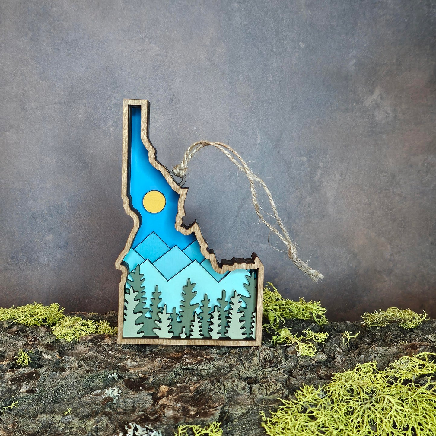 3D Layered Idaho State Ornament with Mountain Forest Scene